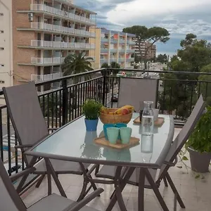 https://sunflat-holidays-capellans-beach-salou.catalonia-hotels.com